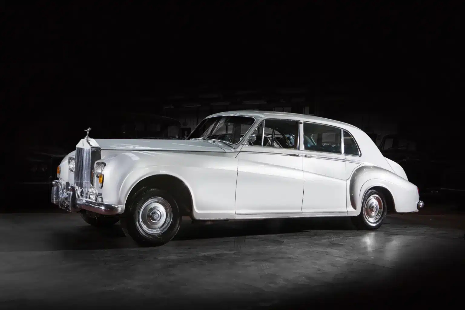 من هوليوود إلى الهيب هوب.. رحلة Rolls-Royce Phantom  المئوية