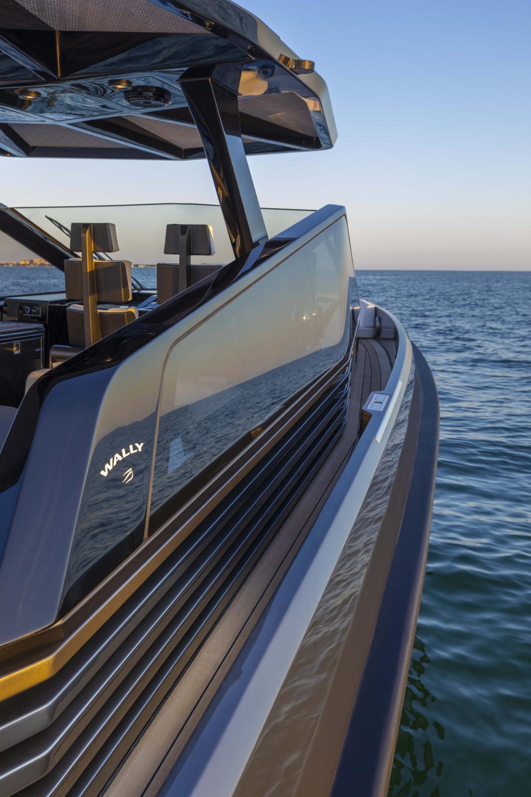 WallyTender X 43 فخامة لا تساوم