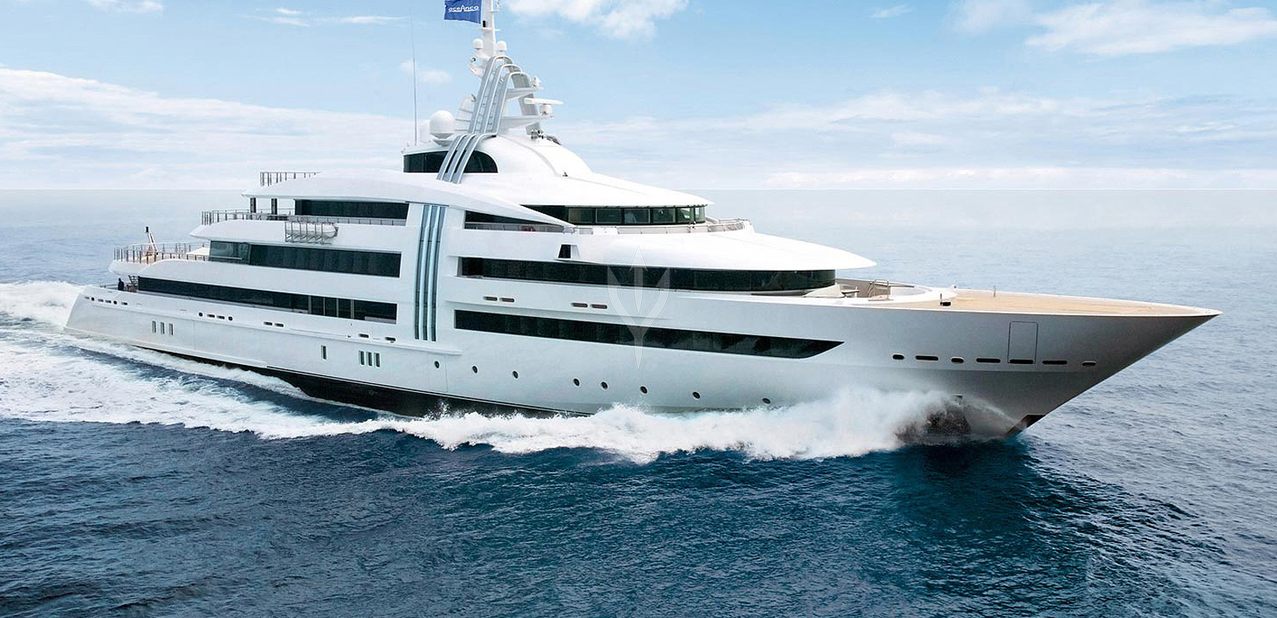 85 مترًا من الفخامة.. يخت Vibrant Curiosity يخطف الأنظار في أمريكا