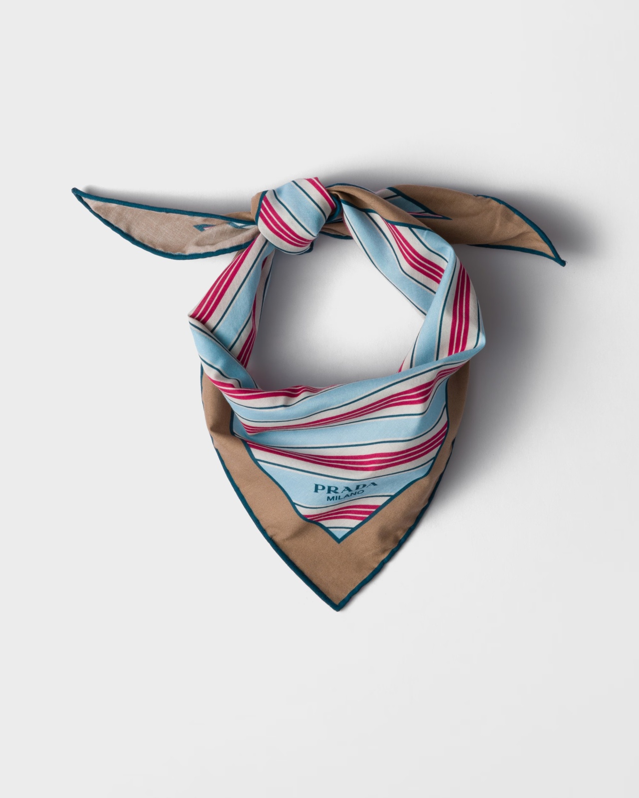 ربطة بنمط Cotton Twill Scarf  من علامة برادا Prada - المصدر : Prada