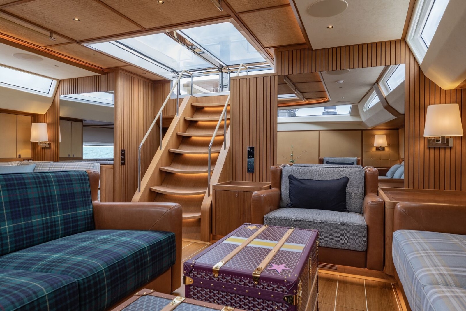 BeCool تفتتح سلسلة Swan 128 بتصميم شراعي متقن ومواصفات مخصصة