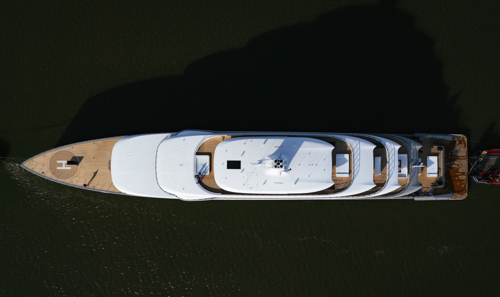 يخت Moonrise من فيدشيب.. فخامة بحرية بطول 101 مترًا