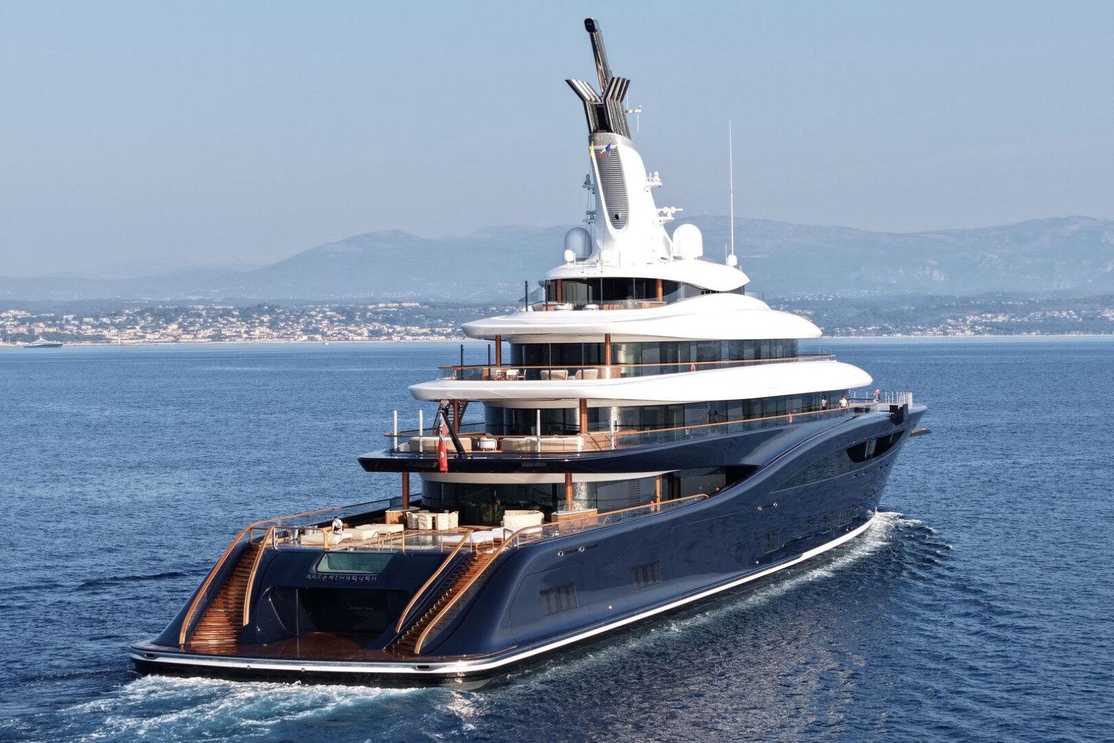 Breakthrough: اليخت الذي يتنفس نظيفًا ويُبحر في صمت