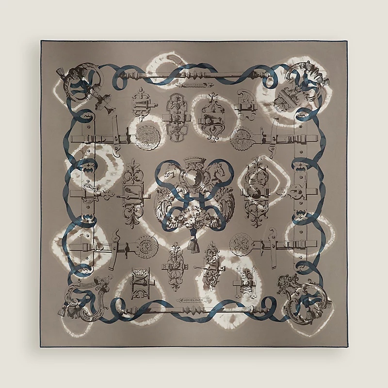 ربطة Bandana بنمط Ferronerie Plein Soleil علامة هيرمس Hermes - المصدر : Hermes 