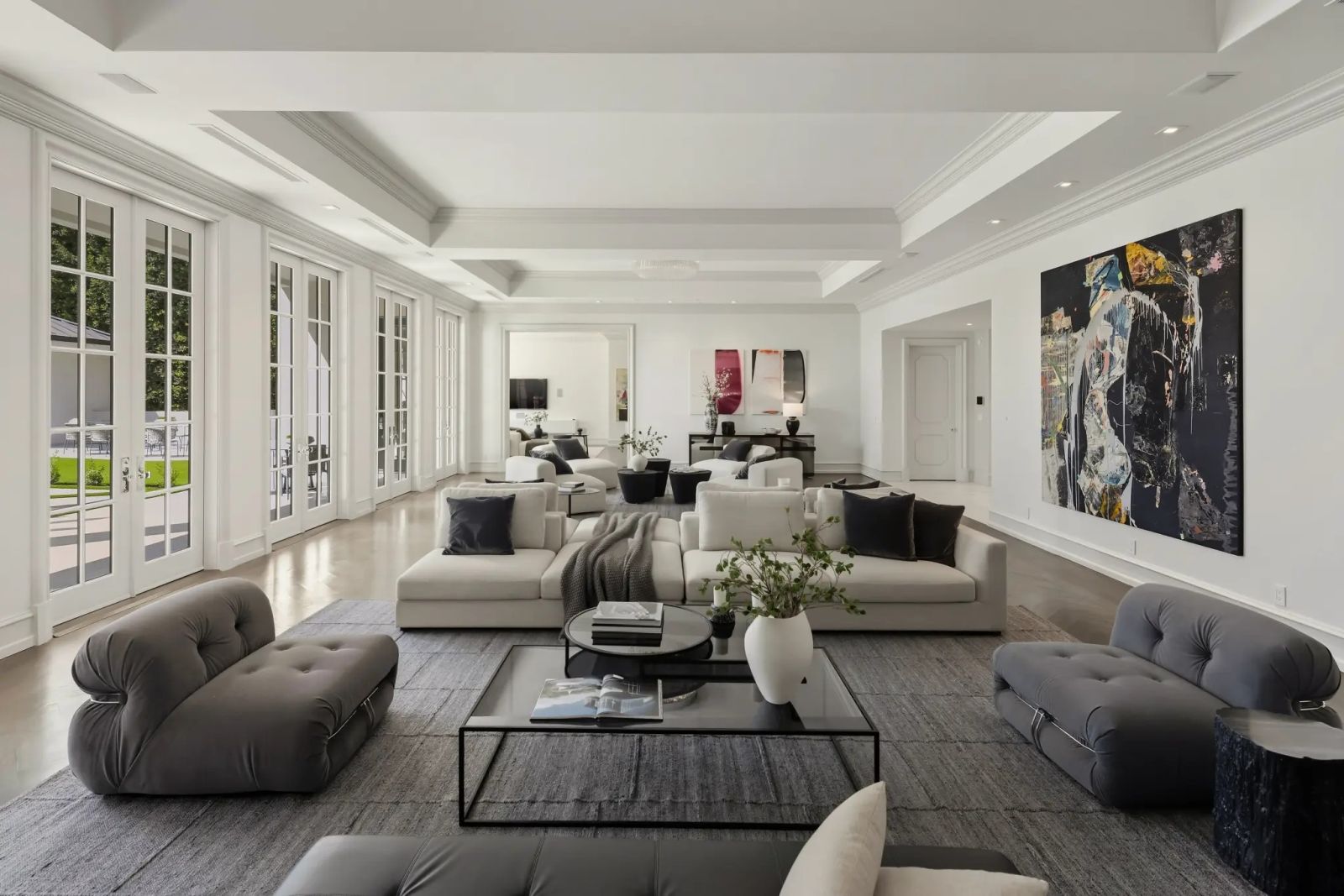 منزل فلويد مايويذر في بيفرلي هيلز يعود إلى السوق بسعر 32 مليون دولار