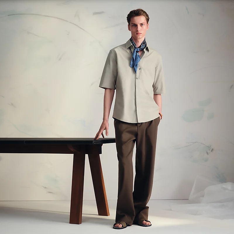 ربطة Bandana بنمط Grrrrr! من علامة هيرمس Hermes - المصدر : Hermes