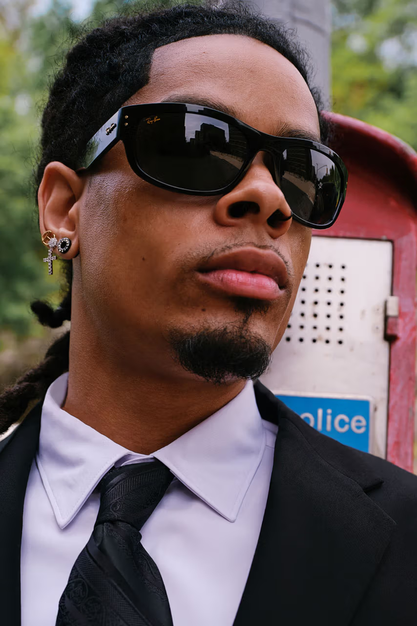 آيساب روكي يُعيد تعريف نظارات راي بان بجرأة الشوارع