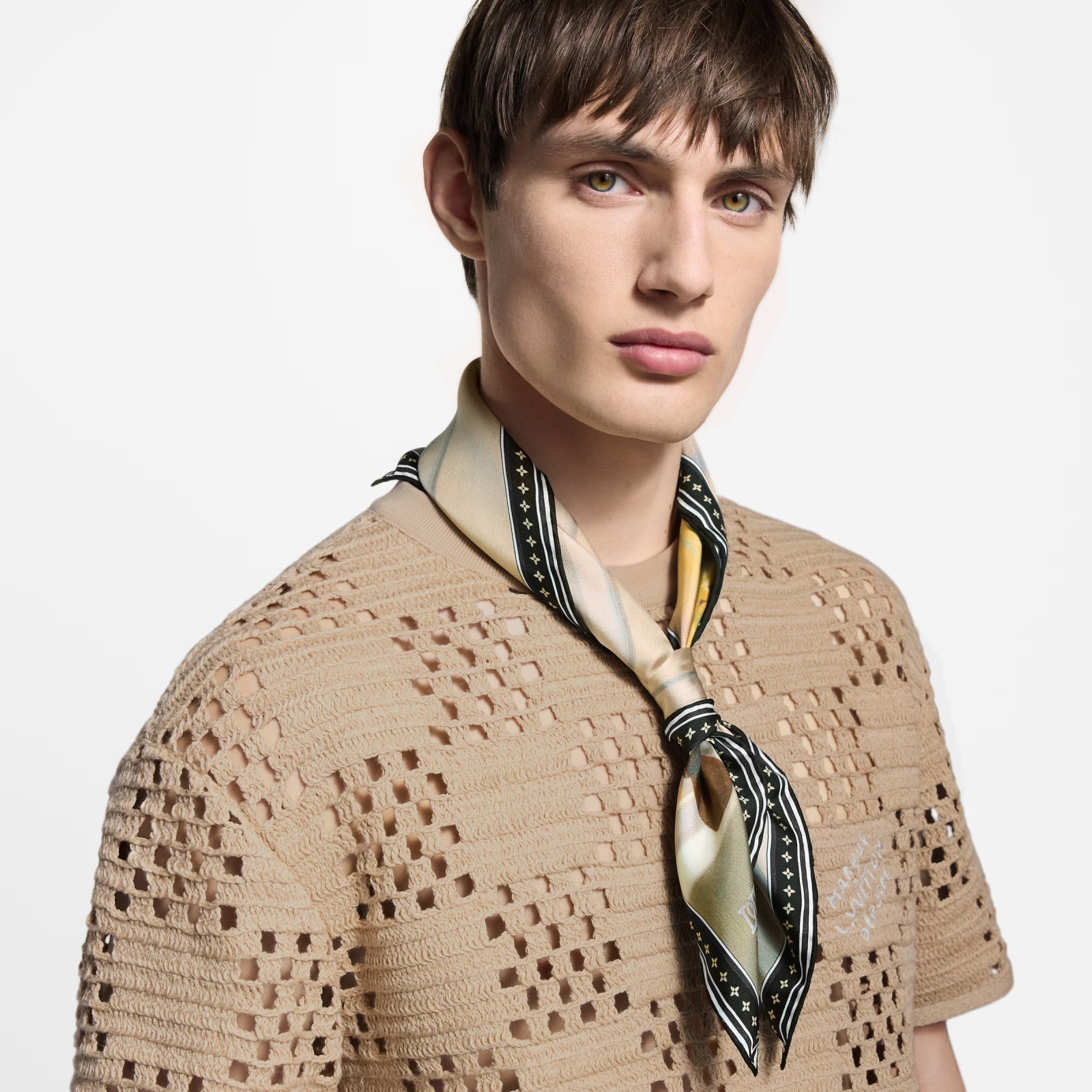 ربطة بنمط Window View  من علامة لويس فيتون Louis Vuitton  - المصدر : Louis Vuitton 