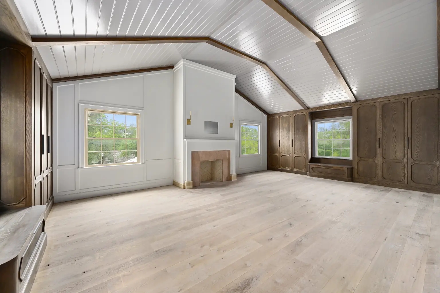 إيما ستون تعرض قصرها في أوستن للبيع مقابل 26.5 مليون دولار