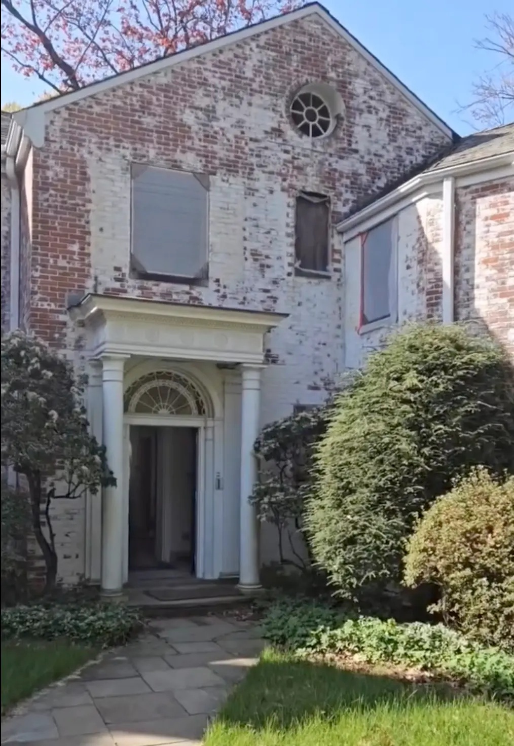 Hudson Valley House Parts/Instagram