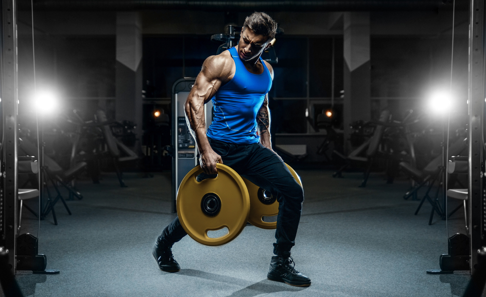 كيف يؤثر بناء العضلات في دهون الجسم وسكر الدم؟ دراسة توضح