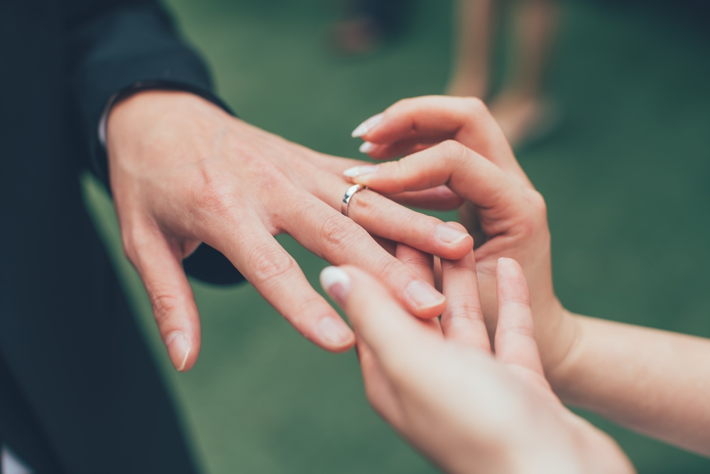 كيف تطلب يد فتاة للزواج من والدها؟