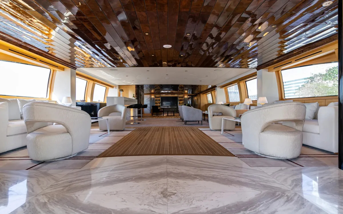 "أفرا": أكبر يخت خشبي فاخر في العالم يجسد الفخامة التقليدية والتصميم الحديث