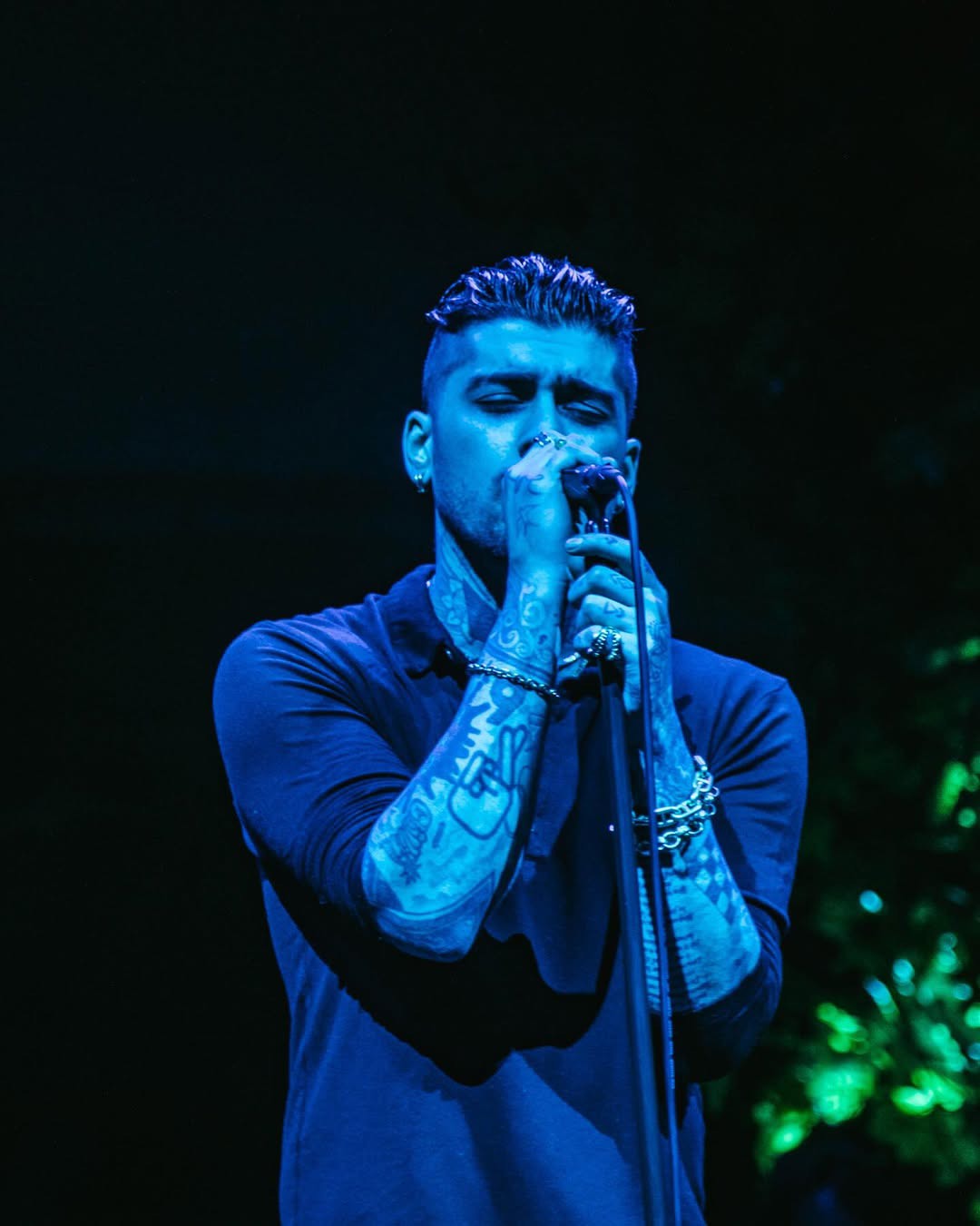 جيجي حديد تكشف تعليقًا نادرًا عن زين مالك بعد الانفصال 