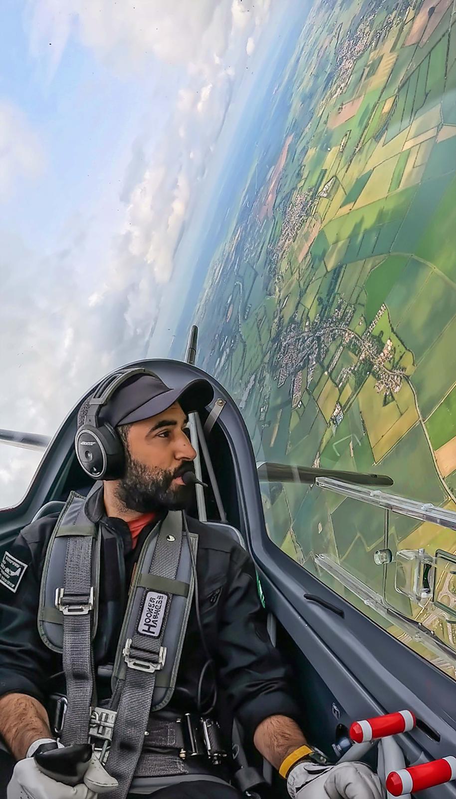 الطيار السعودي عبدالله القبلان