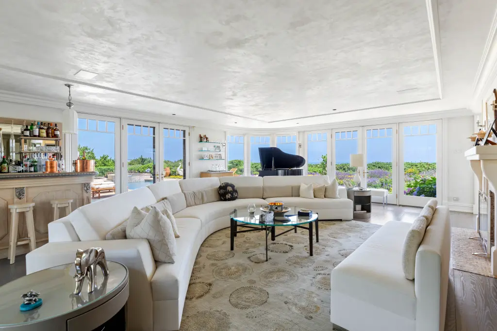 عقار ساجابوناك الفاخر لمؤسس Vitamin Shoppe: عرض جديد مقابل 89 مليون دولار