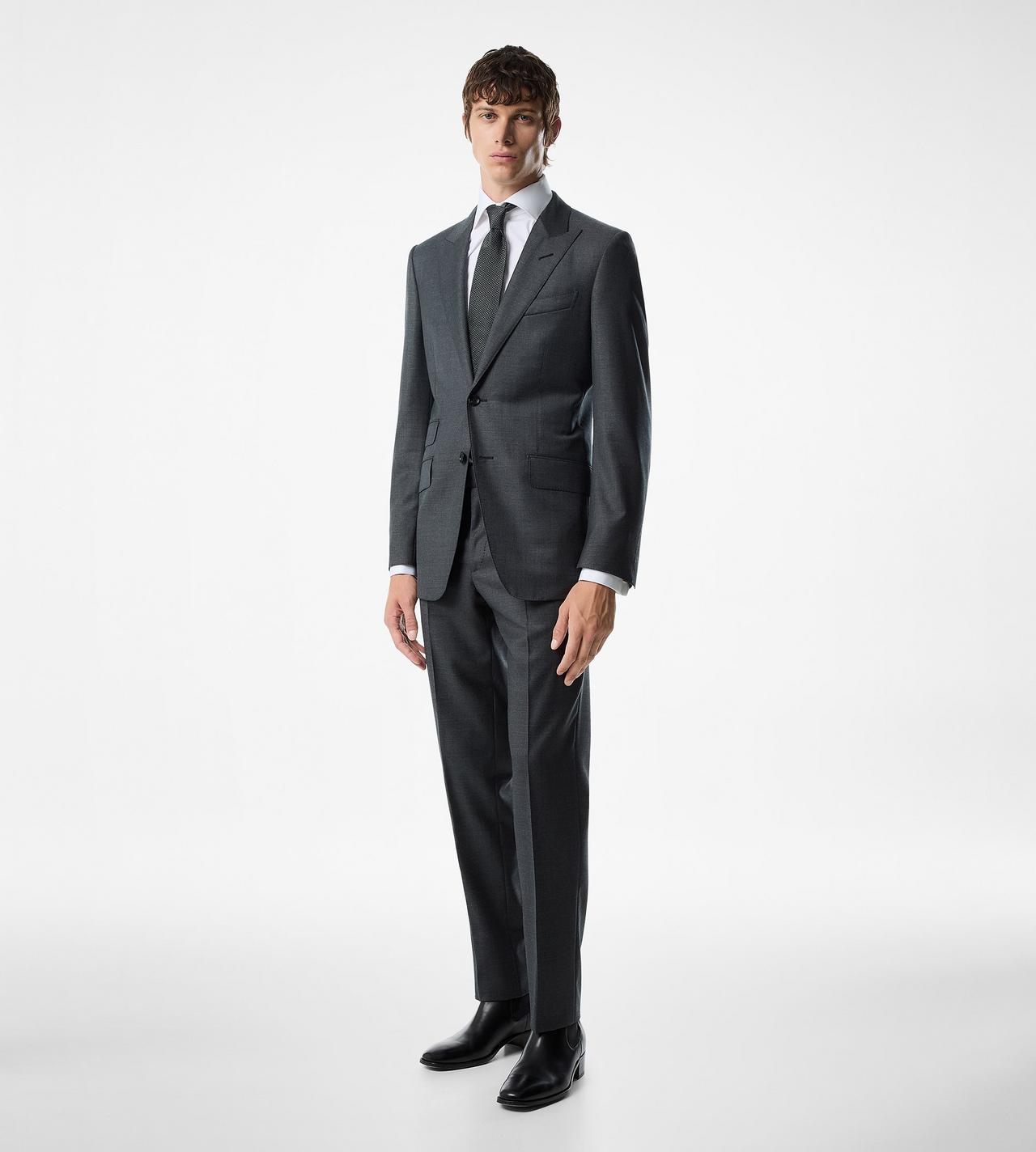 بدلة بنمط SHARKSKIN O'CONNOR من توم فورد Tom Ford - المصدر: Tom Ford