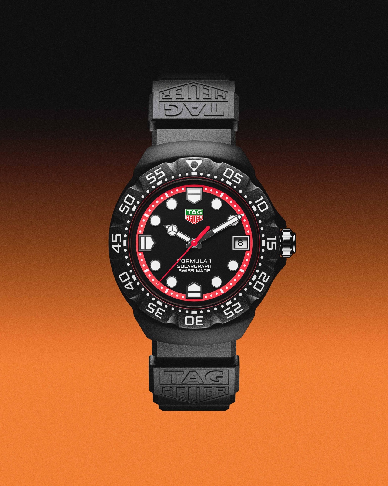 ساعة TAG Heuer Formula 1 Solargraph من TAG Heuer يغلب عليها اللون الأسود وتحاكي عالم سباقات السيّارات على طريقتها