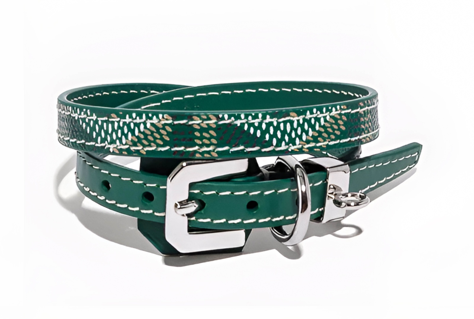 تصميم أنيق ومميز من دار هيرميس Hermes للجواهر لسوار رجالي مصنوع من المعدن الملون بدرجة مميزة وأنيقة من درجات الأخضر مع إضافة حرف H شعار الدار عند القفل.