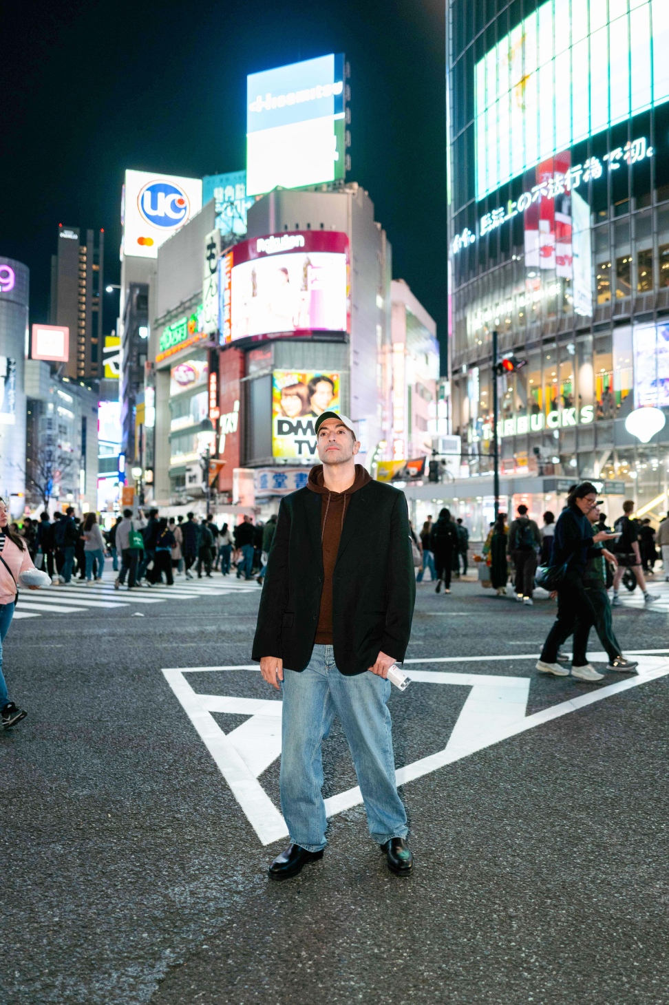 محمد التركي في نزهة وسط شوارع طوكيو الراقية