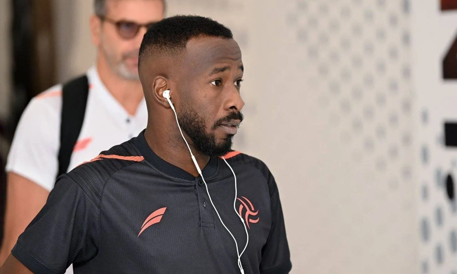 هيرفي رونار يدعم فهد المولد في عيد ميلاده الـ31 برسالة مؤثرة