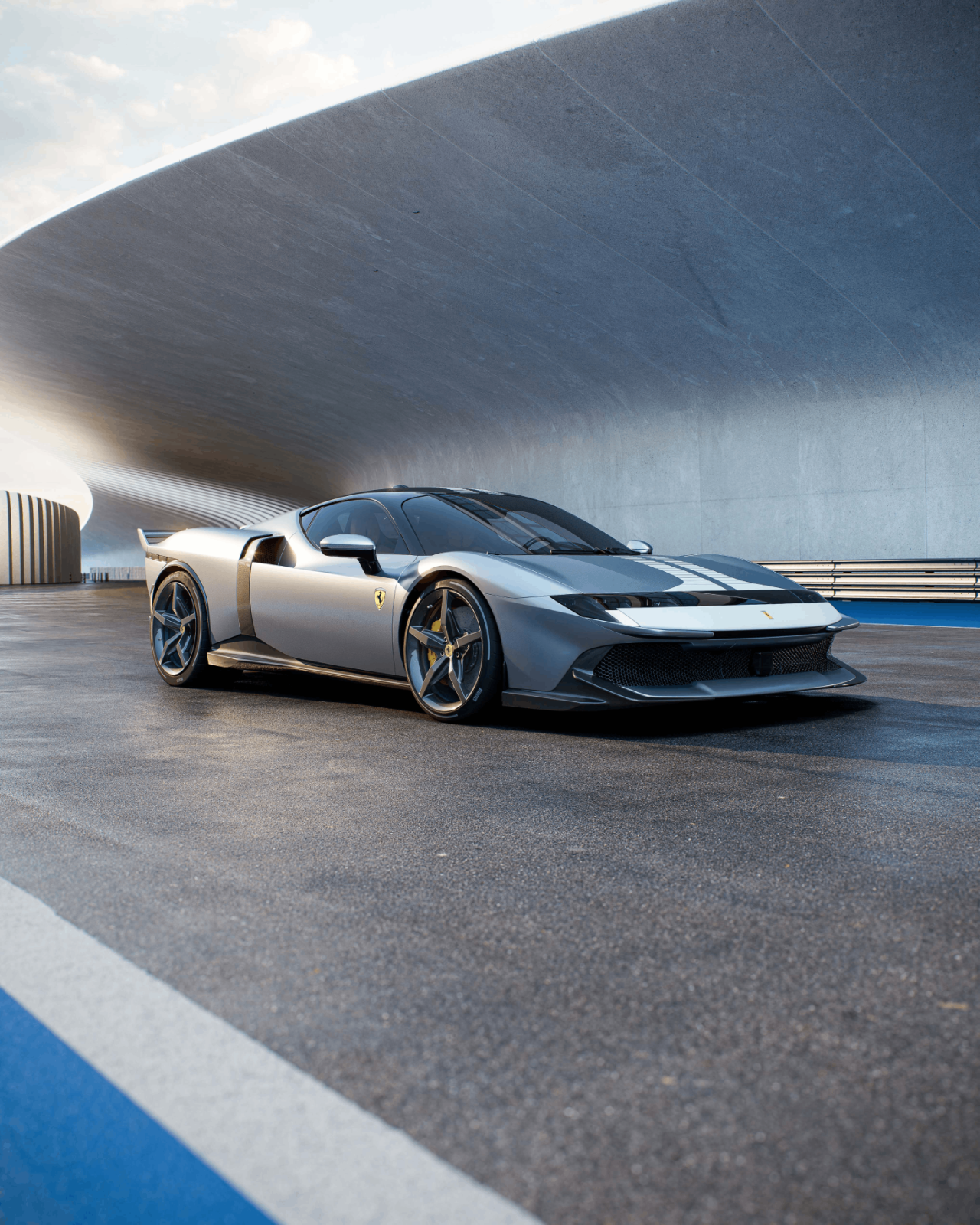 يمكن ملاحظة الحزمة Assetto Fiorano من خلال الجنيحات الخلفية التي تحل محل الزعانف في الفئة التقليدية.