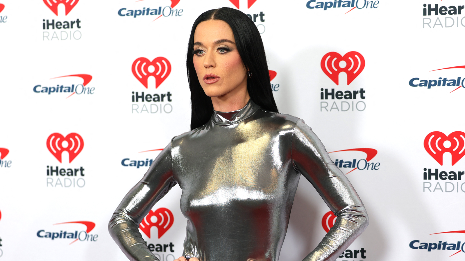 بعد انفصالهما..  كايتي بيري وجاستن ترودو على طاولة واحدة (فيديو)