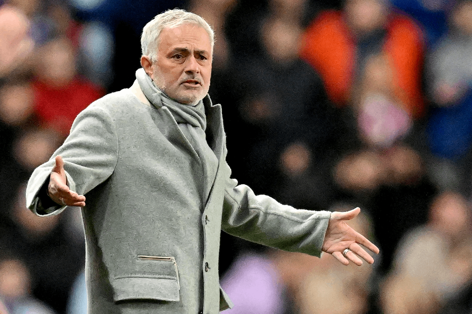  مورينيو يقترب من العودة إلى بنفيكا بعد 25 عامًا