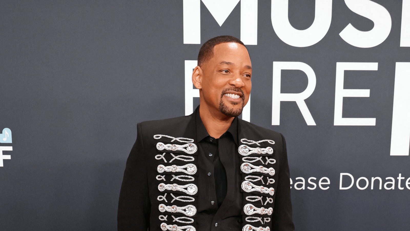 ويل سميث "يكتشف" أصوله الويلزية.. ويعلن: اسمي الجديد "ويلش سميث"!