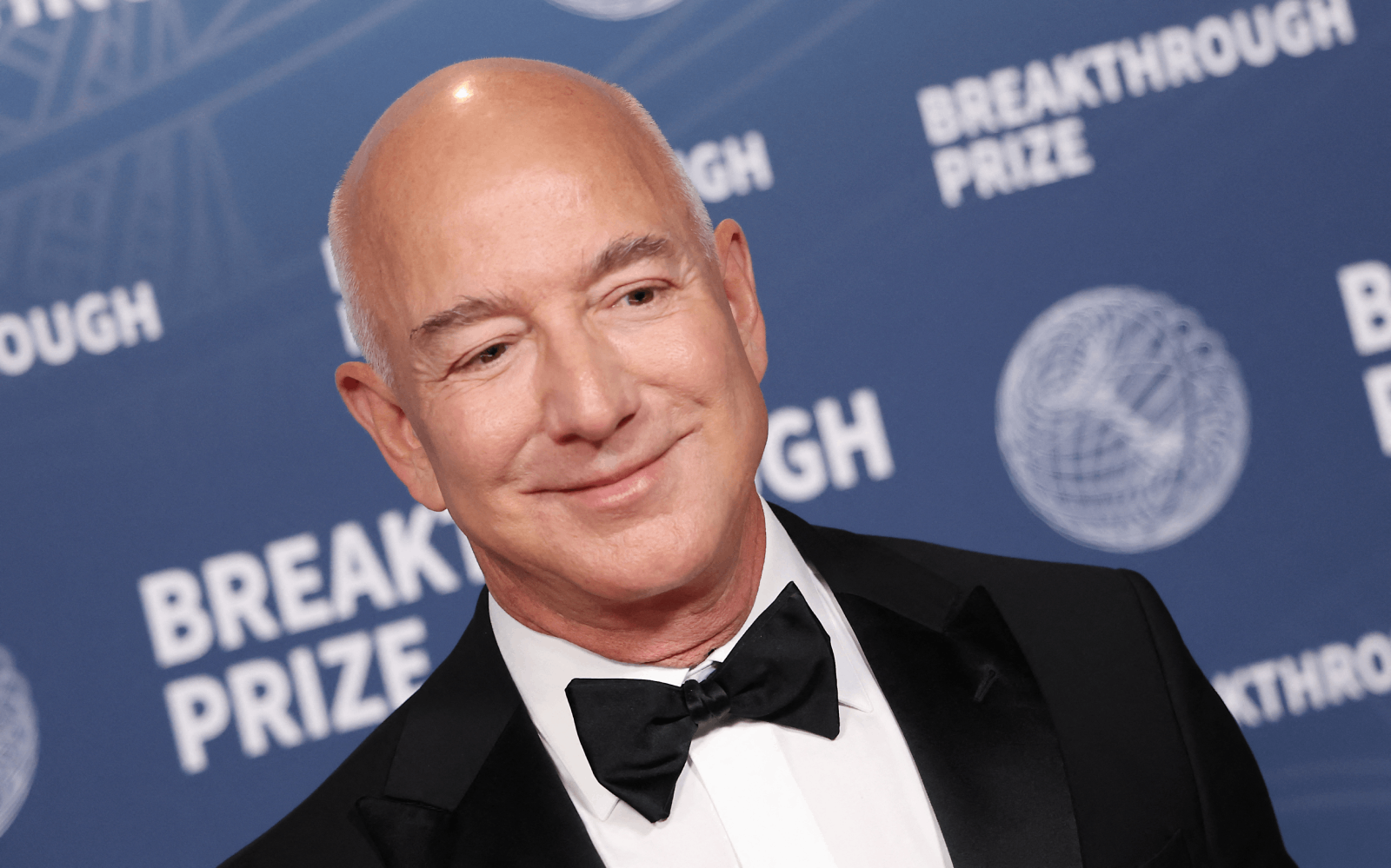 مؤسس أمازون جيف بيزوس يستهدف سي إن بي سي في صفقة محتملة  