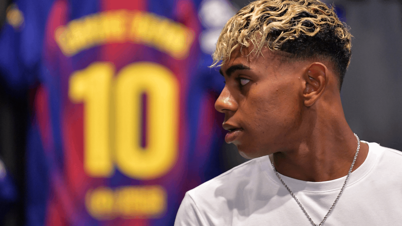 جائزة ماركا: يامال يتفوق على صلاح وديمبيلي في قائمة أفضل لاعبي العالم"