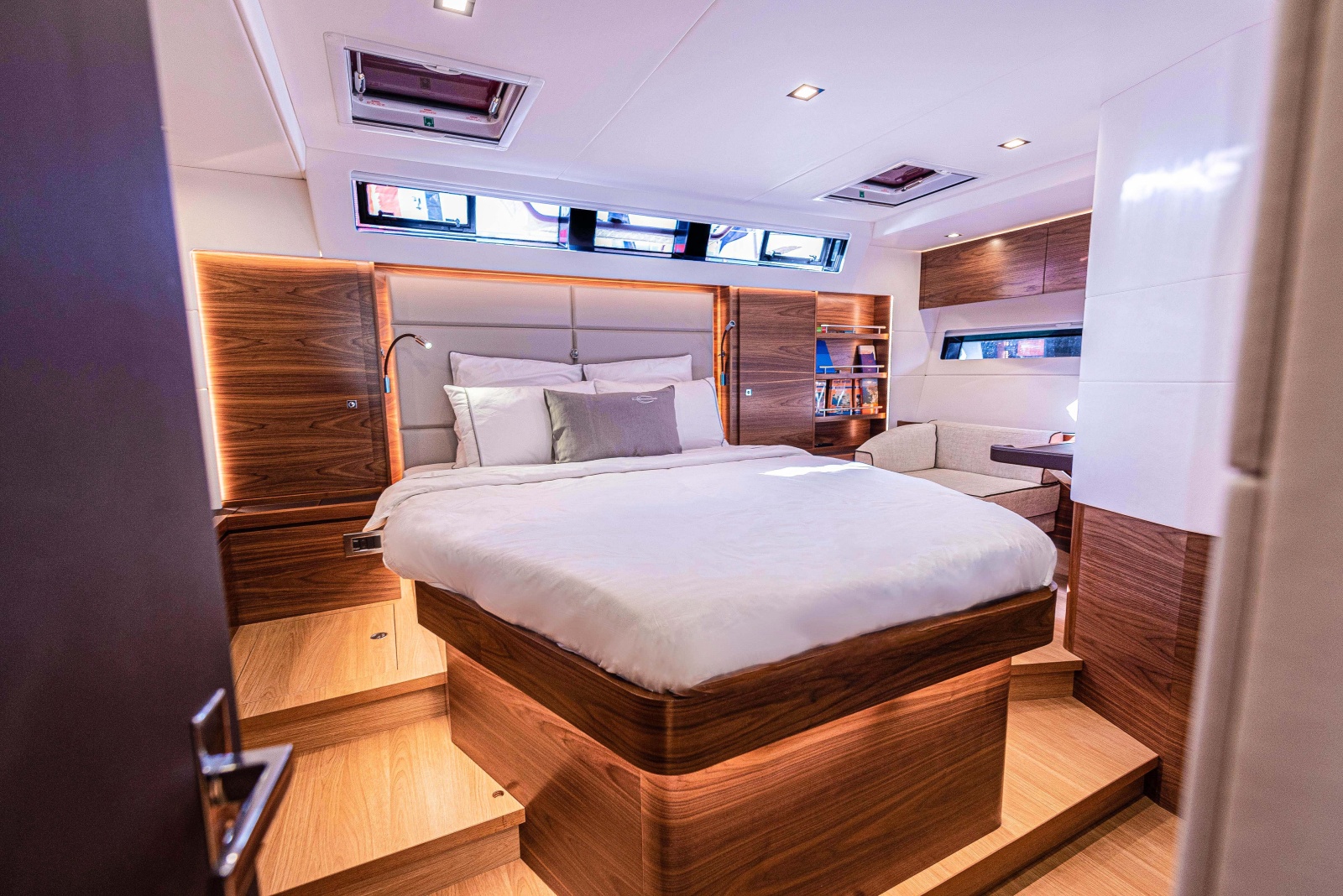 صُممت الأقسام الداخلية بعناية فائقة لتلبية احتياجات جميع المستخدمين ملاكًا كانوا أم ضيوفًا