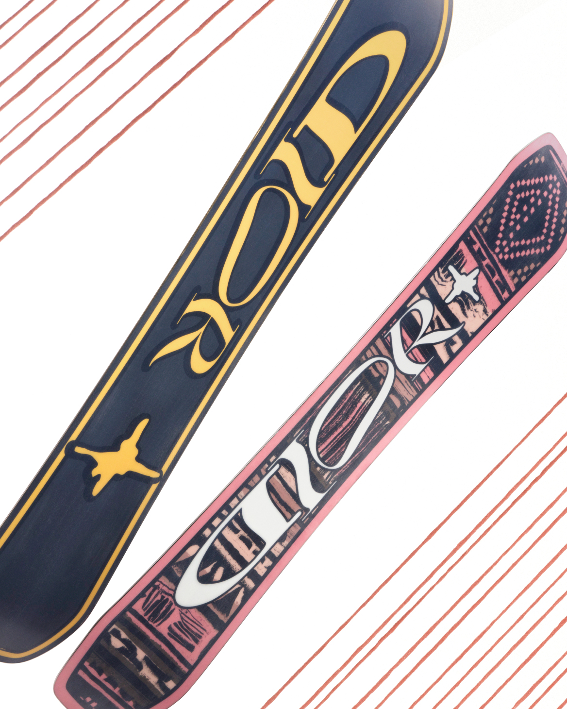 تمهلوا قليلًا قبل أن تغامروا، فللتزلج قواعد يجب مراعاتها لحماية أنفسكم، فاختاروا أدوات التزلج المتطورة والآمنة، ولا تنسوا الخوذات، ولا تتجاهلوا أيضًا الأنظار الشاخصة صوبكم وأنتم على المنحدرات، وهذا يستحق أن تكونوا مميزين وانتقائيين في اختياراتكم، وأن تتباهوا بمجموعة Dior Lifestyle Capsule