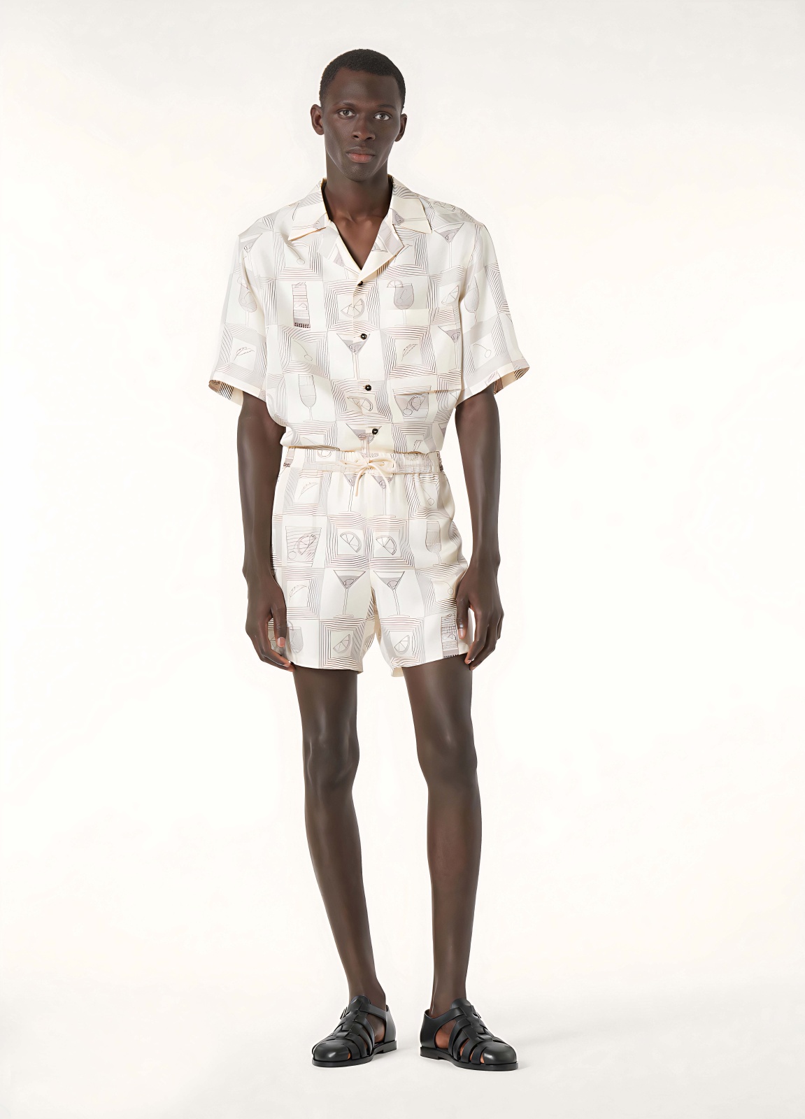 قميص خفيف ناعم مع شورت من الخامة نفسها والطباعة المرحة لمزيد من الراحة بخامة في صيف 2025 من Loro Piana