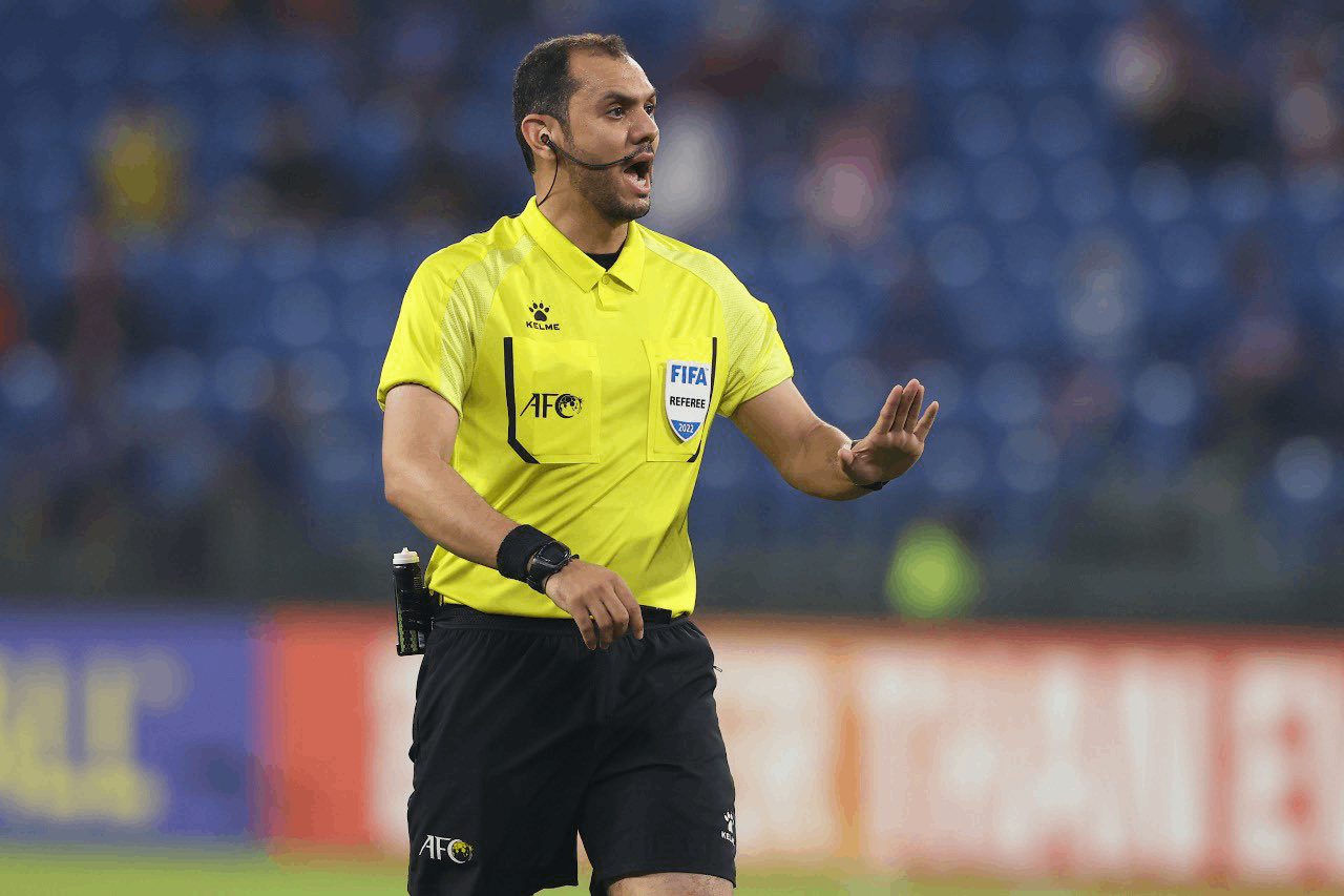 الكشف عن حكام مباراة القادسية والأهلي في السوبر