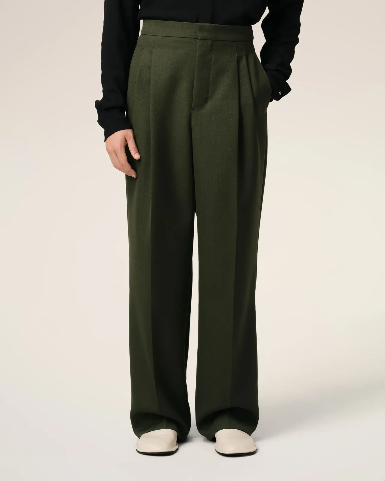 سروال من اميي Ami بنمط Wool Large Fit