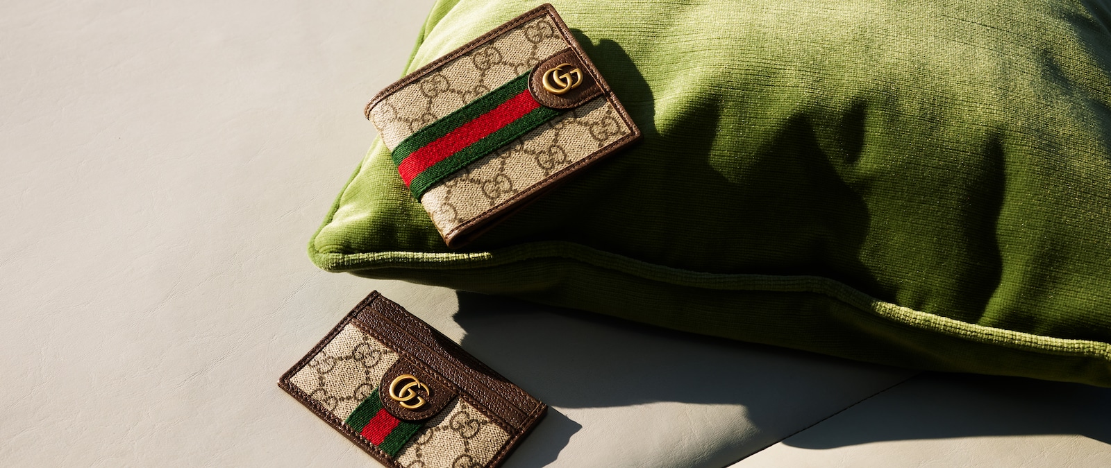 صيحة ال Logo Mania من علامة جوتشي Gucci  