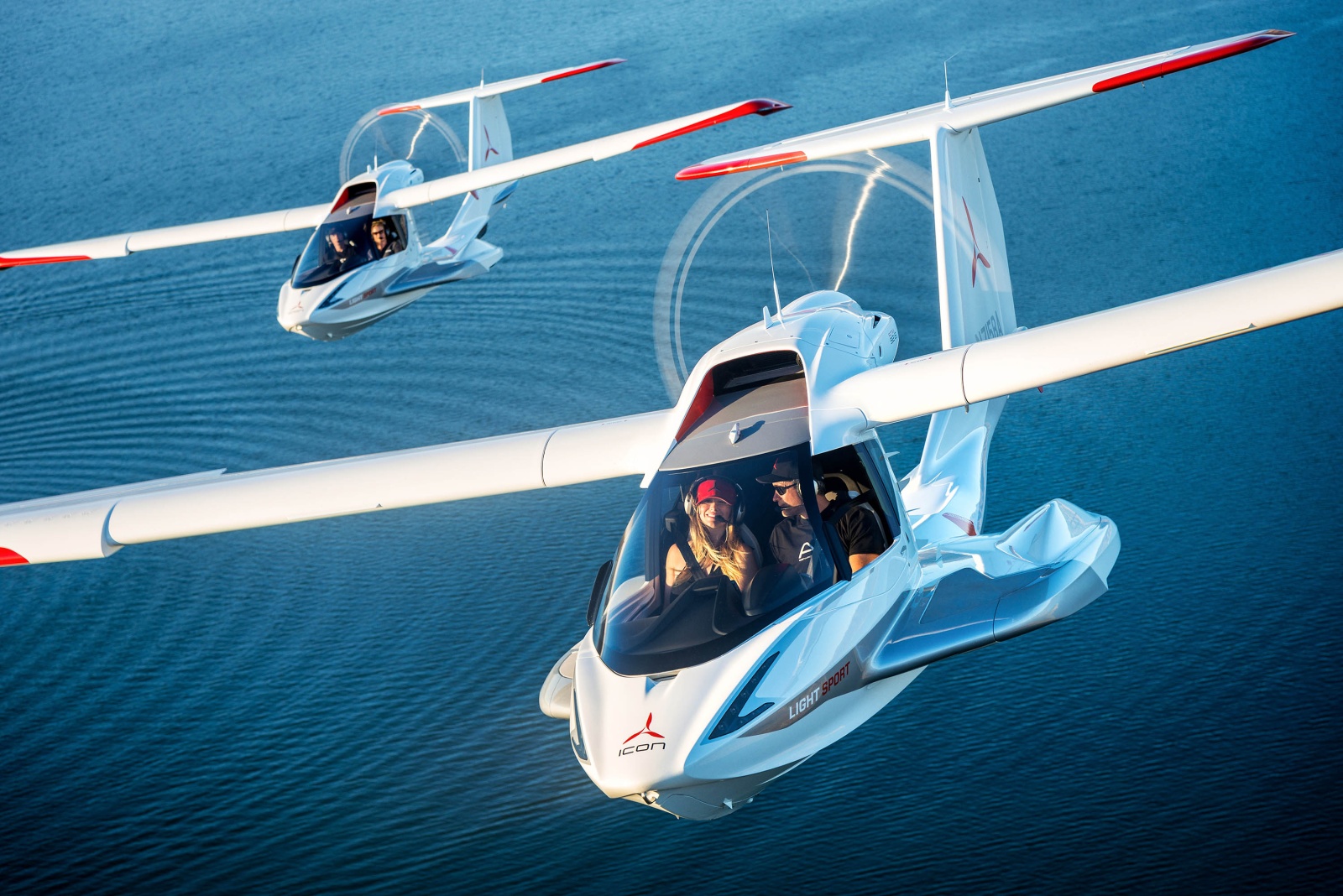 تعمل ICON A5 بمحرك واحد من نوع روتاكس 912 IS بقوة 100 حصان