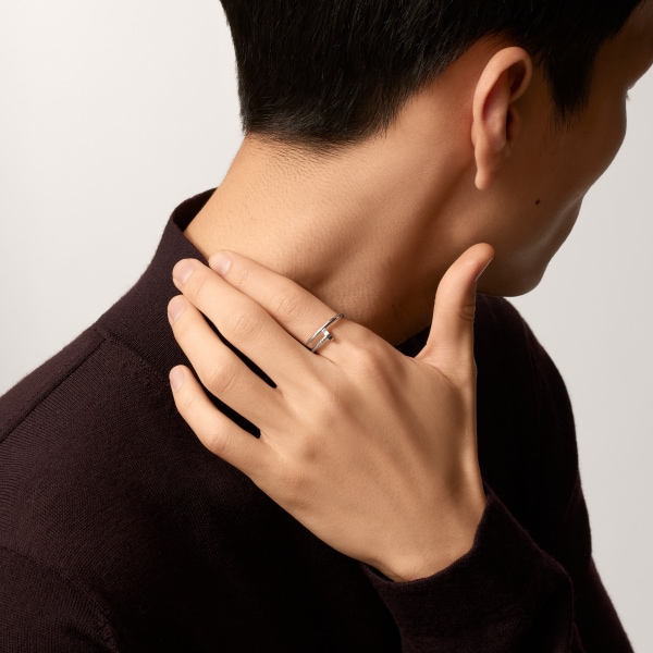 خاتم Juste un Cloue من الذهب الابيض من علامة كارتييه Cartier  