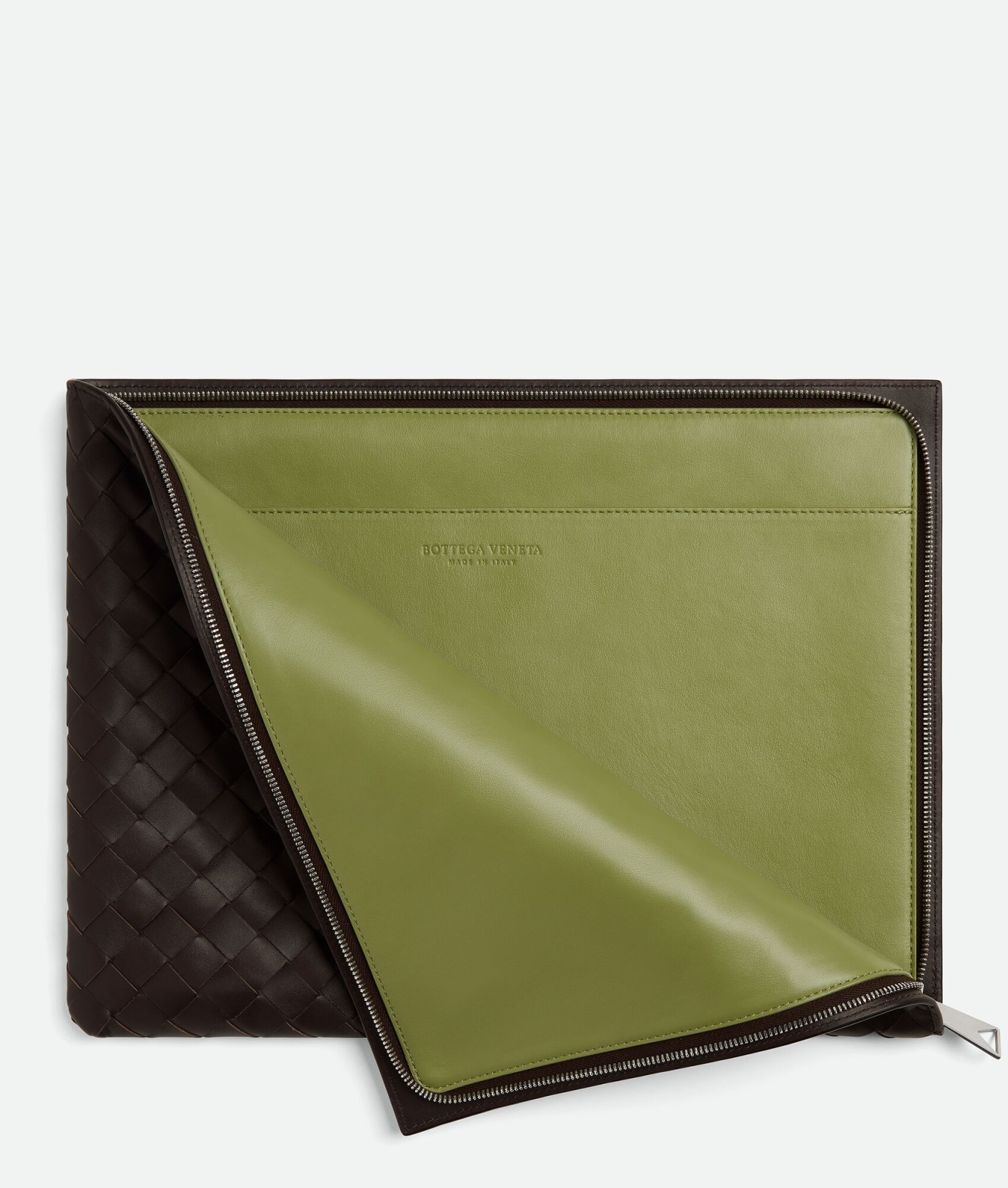 حقيبة Intrecciato Half Zip Pouch من بوتتيجا فينيتا Bottega Veneta