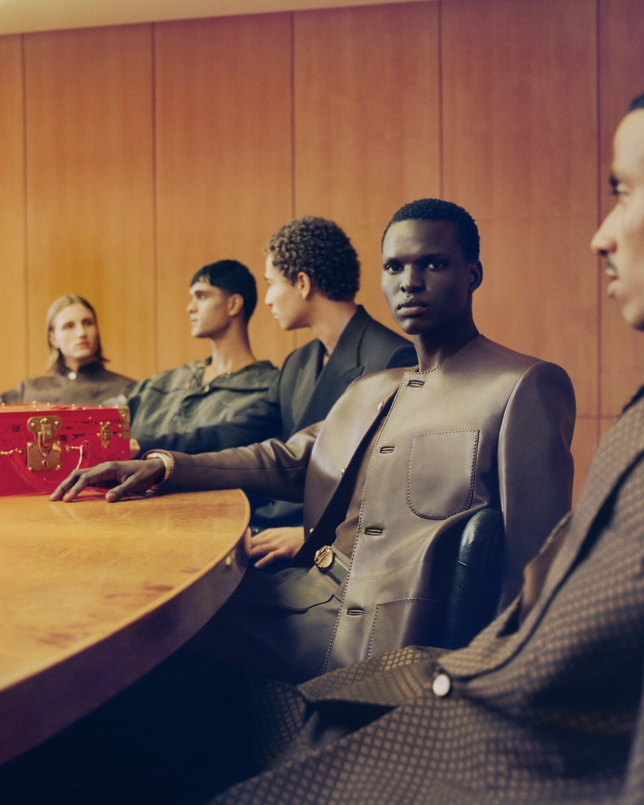 إطلالة رسمية من مجموعة علامة لويس فيتون louis Vuitton الاخيرة  