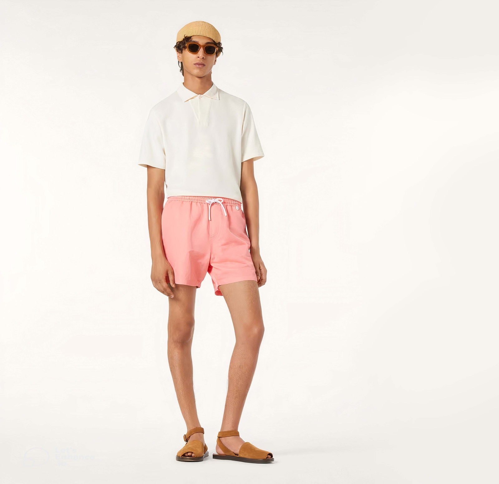 يمكنك اقتناء شورت بحر بلون مميز خاطف للأنظار من Loro Piana  مصنوع من الكتان المعالج
