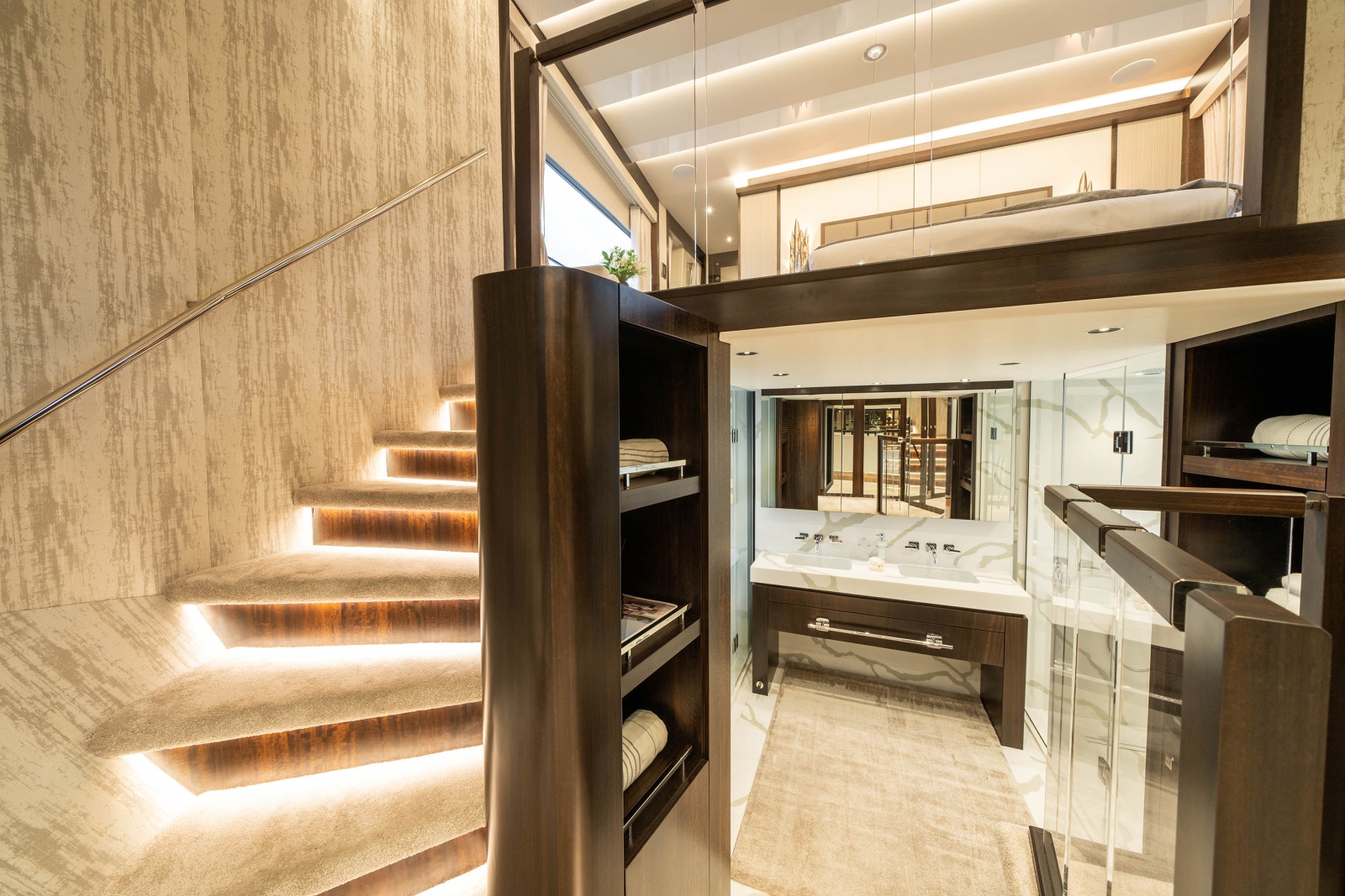  إنارة خفية في الداخل تعزز الأجواء الشاعرية