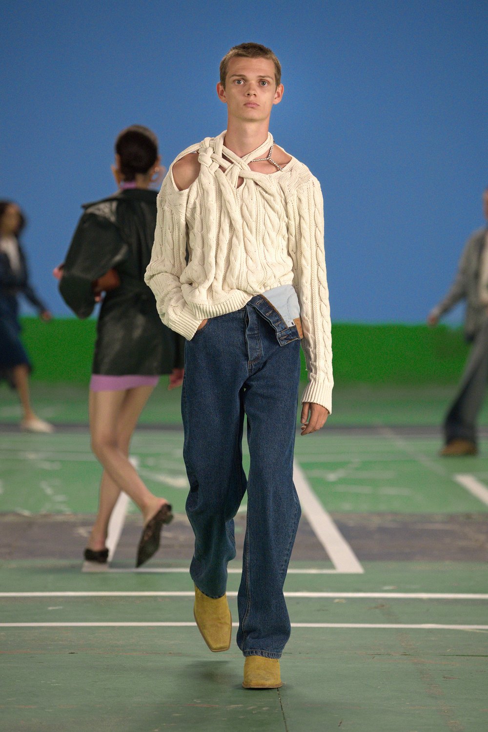 إطلالة فريدة من مجموعة ربيع وصيف 2022 