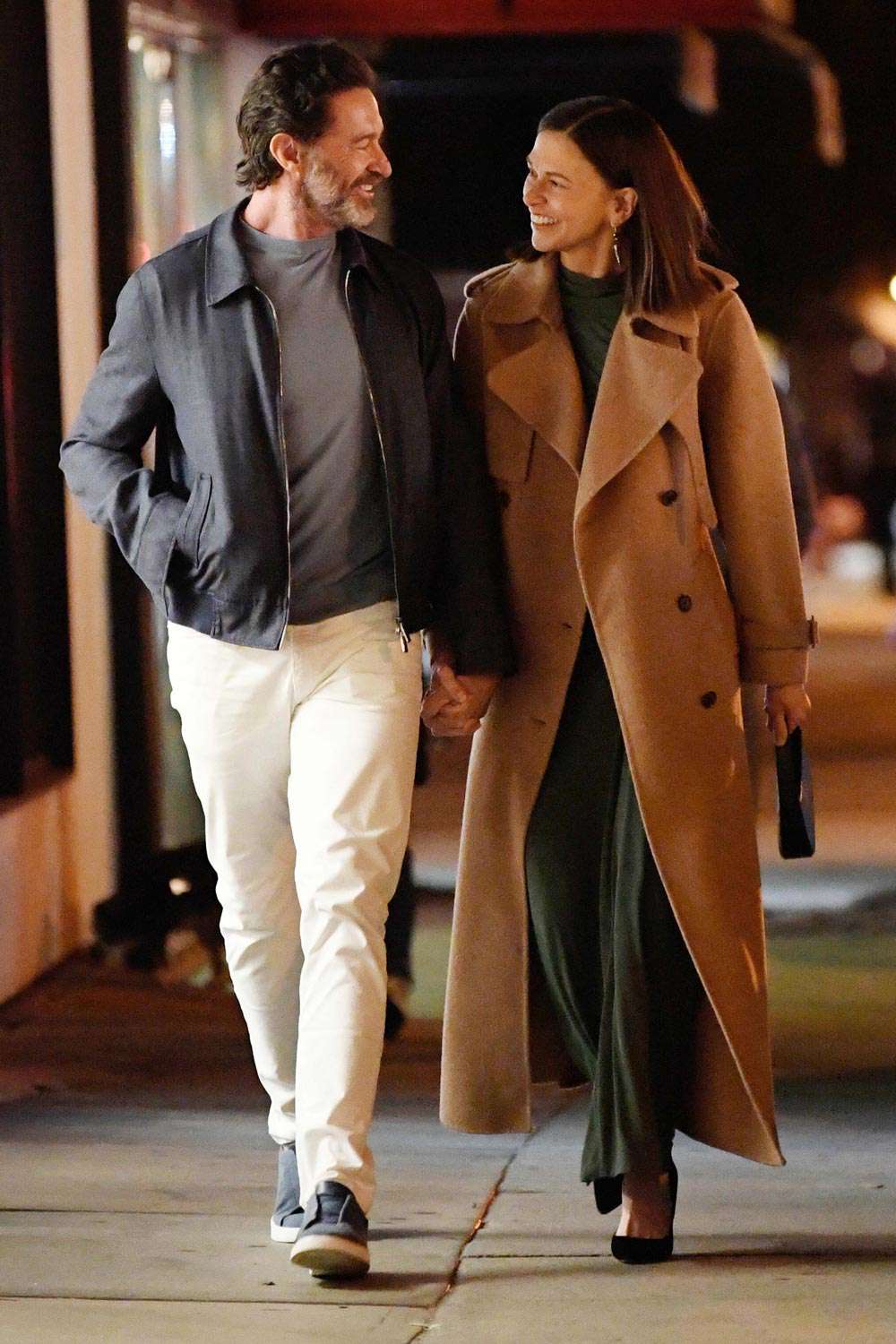 هيو جاكمان وساتون فوستر.. علاقة تتحدى الزمن