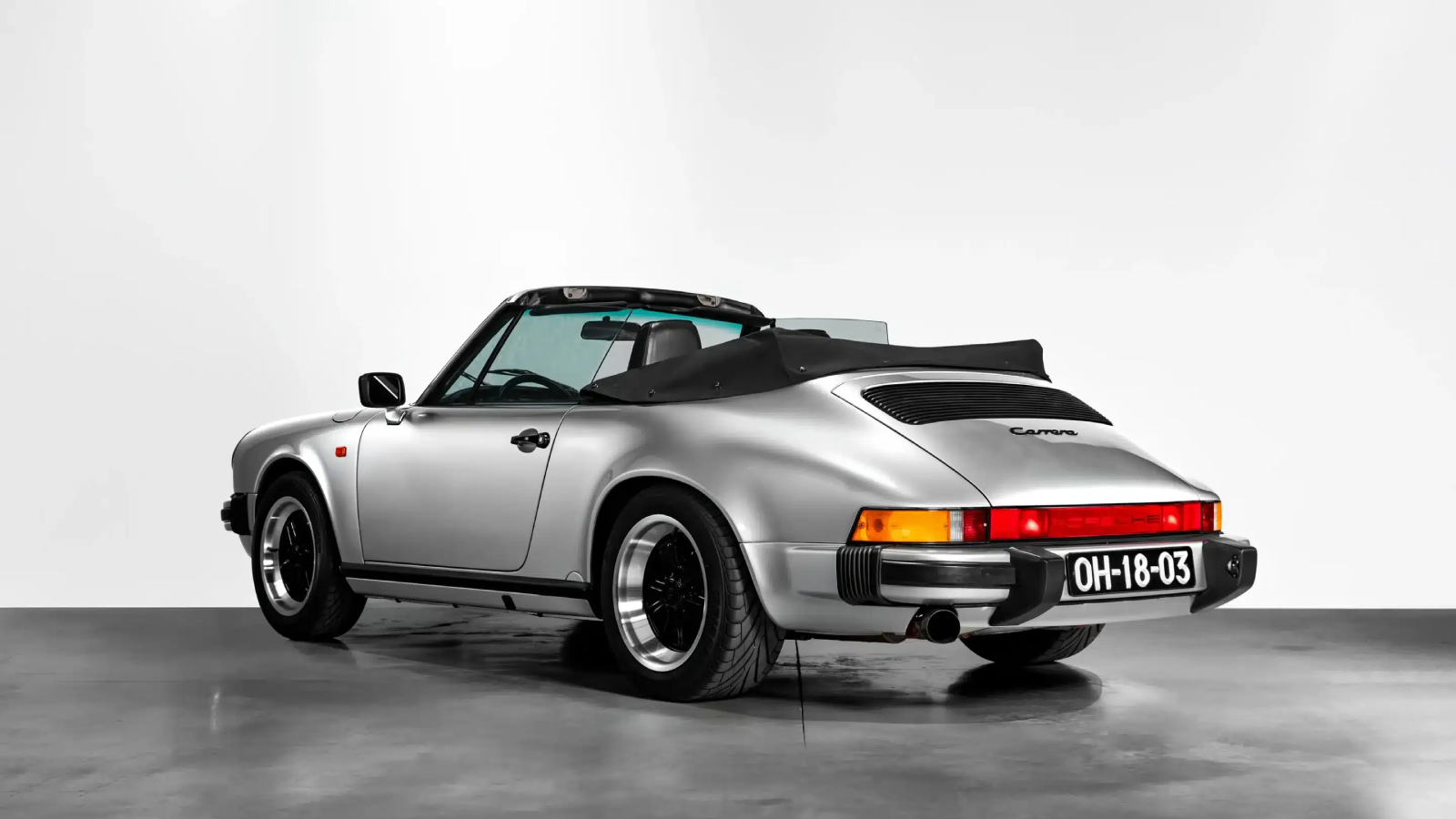 "Porsche 911" التي قدها  Ayrton Senna تجذب عشاق السيارات