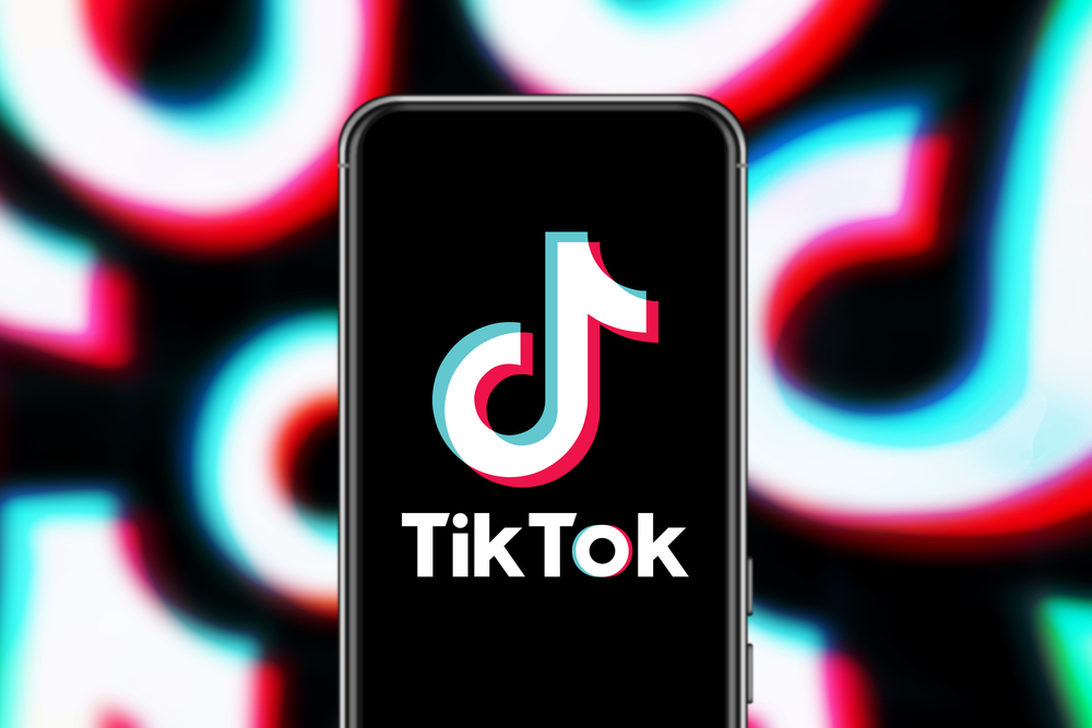 تقدم مفاجئ في أزمة TikTok: اتفاق على إطار صفقة ملكية