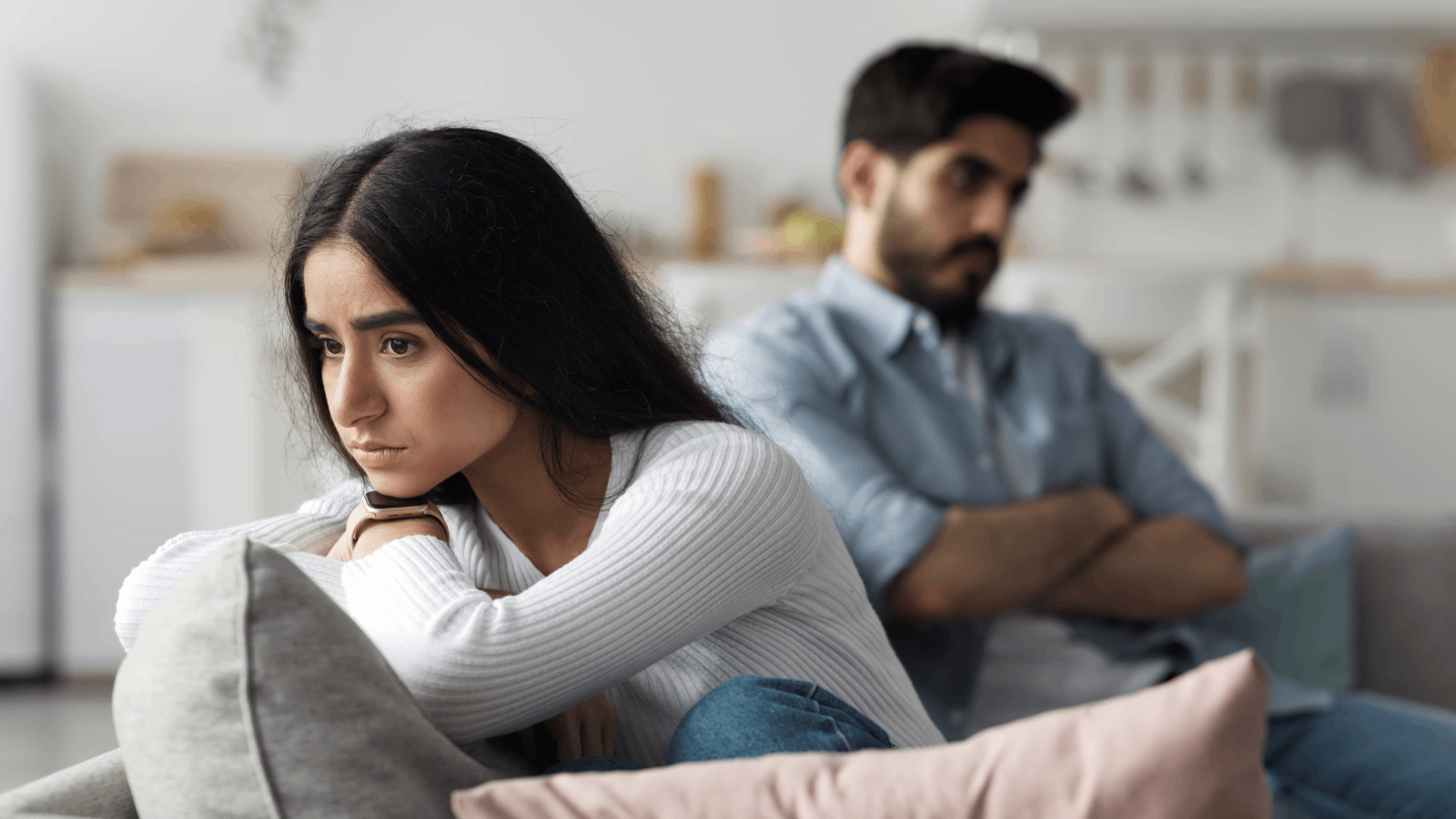 دراسة جديدة: تجاهل الشريك يؤخر التعافي العاطفي