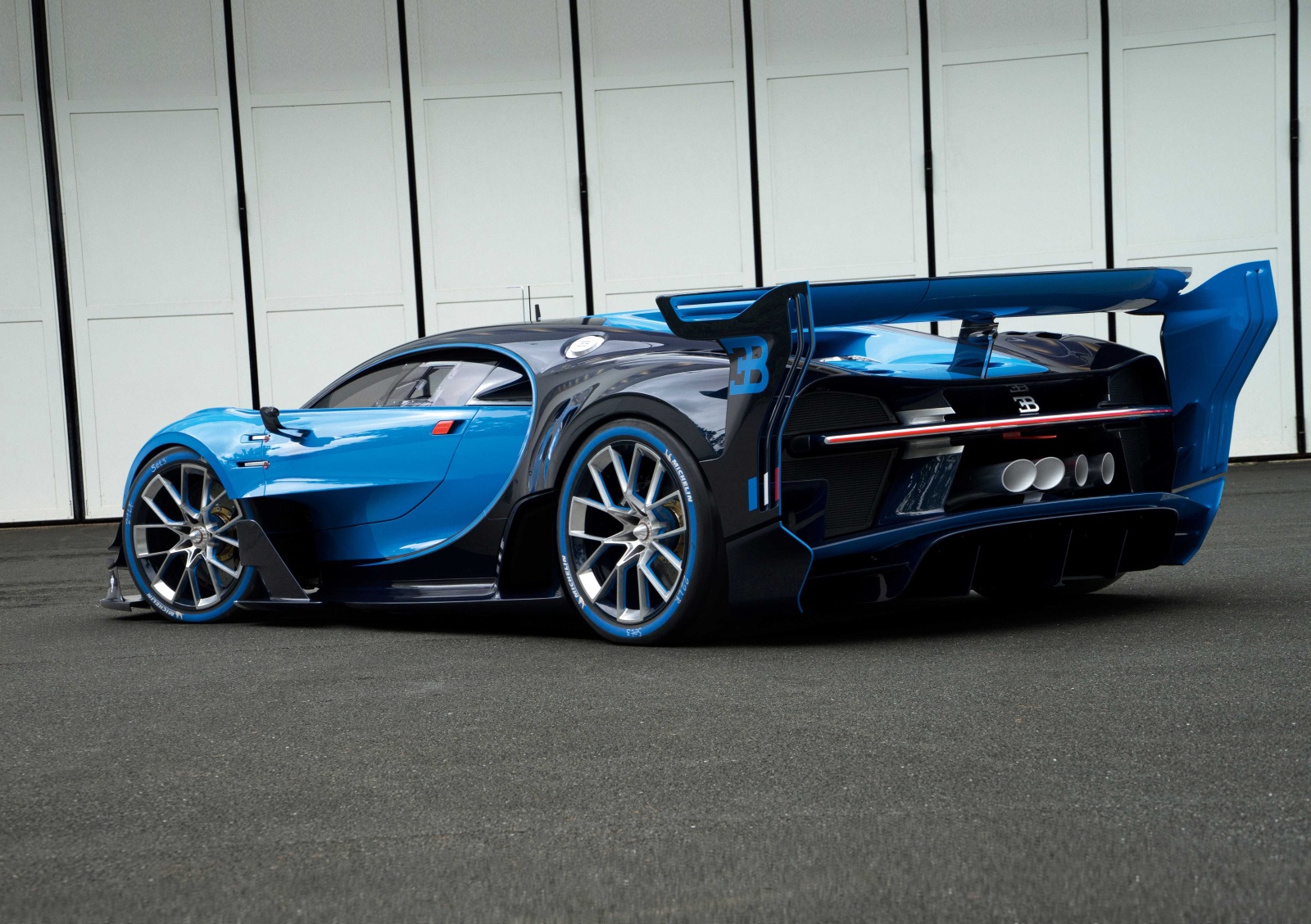تتمتع Bugatti Vision Gran Turismo بمحرك Bugatti الشهير الذي يتألف من 16 أسطوانة مثبّتة على شكل الحرف W - المصدر: Bugatti