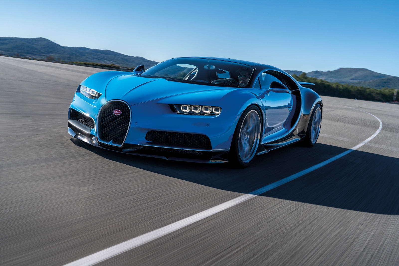 حملت Bugatti Chiron لقب أسرع سيارة في العالم - المصدر: Bugatti